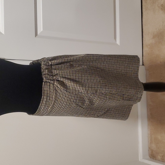 American Eagle Plaid Skirt - Picture 4 of 12